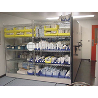 醫(yī)院藥房網(wǎng)格移動(dòng)式貨架_醫(yī)院工程項(xiàng)目電鍍鉻線(xiàn)網(wǎng)貨架解決方案（3）